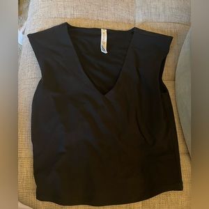 Athleta Transcend Crop Tea in black
